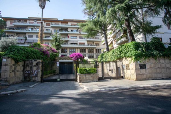 appartamento in vendita a Roma in zona Mostacciano