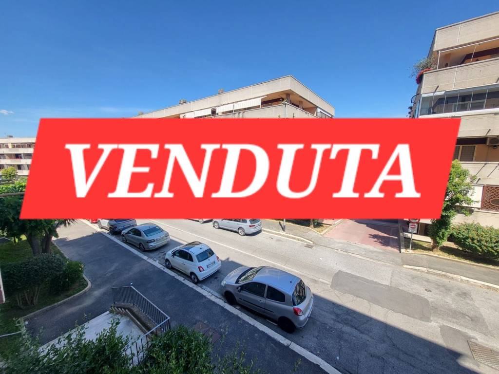 appartamento in vendita a Roma in zona Vitinia