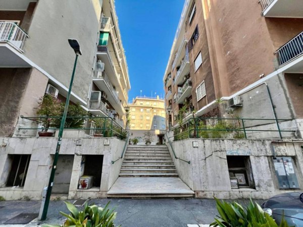 appartamento in vendita a Roma in zona Ardeatino