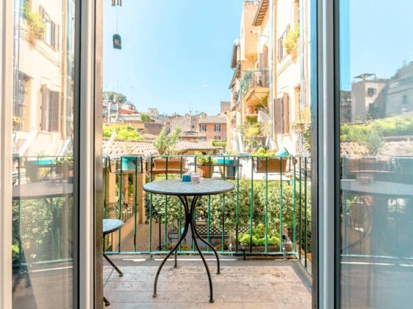 appartamento in vendita a Roma in zona Trastevere