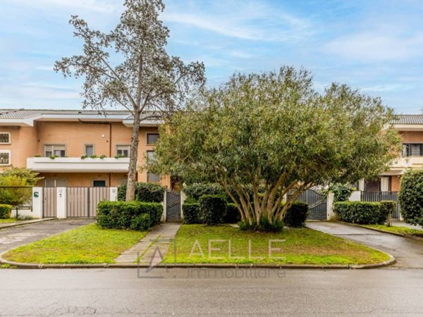 casa indipendente in vendita a Roma in zona Axa