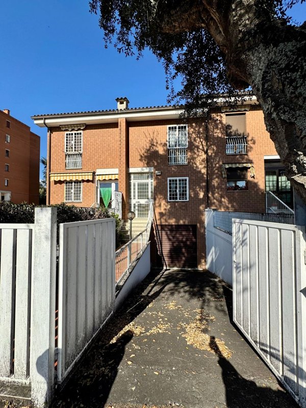 casa indipendente in vendita a Roma in zona Ottavia