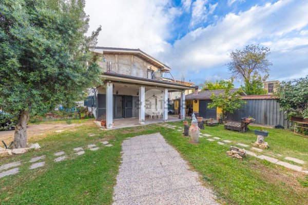 casa indipendente in vendita a Roma in zona Castelverde
