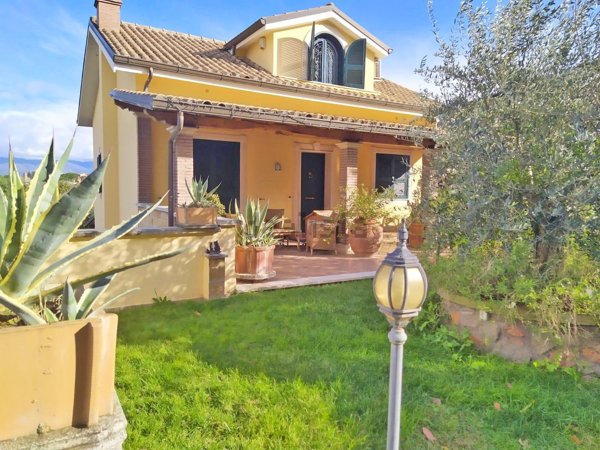 casa indipendente in vendita a Roma in zona Borghesiana