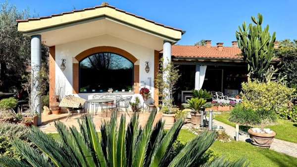 casa indipendente in vendita a Roma