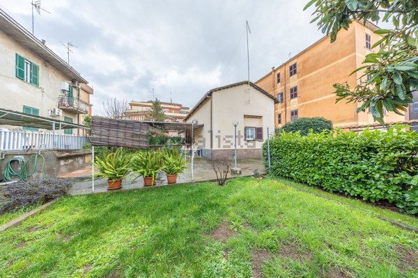 appartamento in vendita a Roma in zona Alessandrino