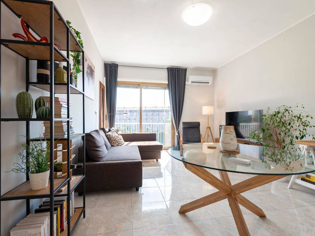 appartamento in vendita a Roma in zona Appio Claudio