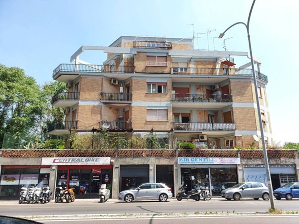 negozio in vendita a Roma in zona Pietralata
