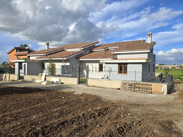 casa indipendente in vendita a Roma in zona Tor Vergata/Torrenova