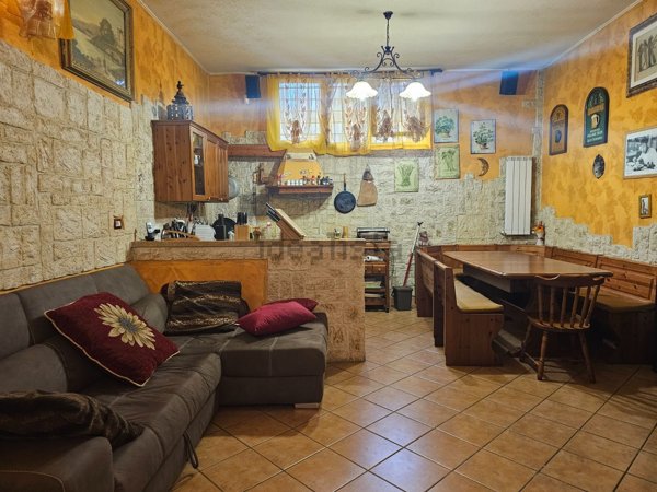 casa indipendente in vendita a Roma in zona Borghesiana