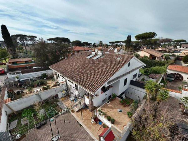 casa indipendente in vendita a Roma in zona Axa