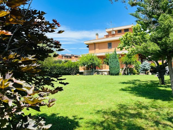 casa indipendente in vendita a Roma in zona Aurelio