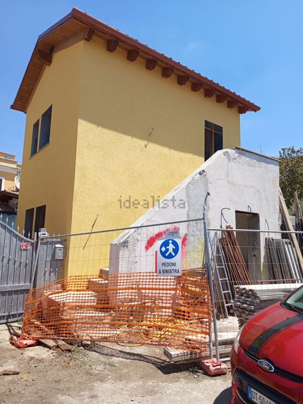 appartamento in vendita a Roma in zona Prenestino-Labicano