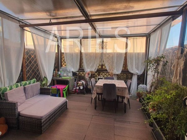 casa indipendente in vendita a Roma in zona Fontignani