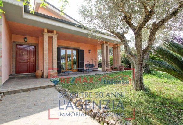 casa indipendente in vendita a Roma in zona Massimina/Casal Lumbroso