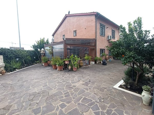 casa indipendente in vendita a Roma in zona Vigna Murata