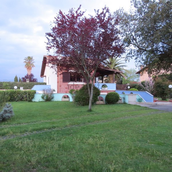casa indipendente in vendita a Roma in zona Ardeatino