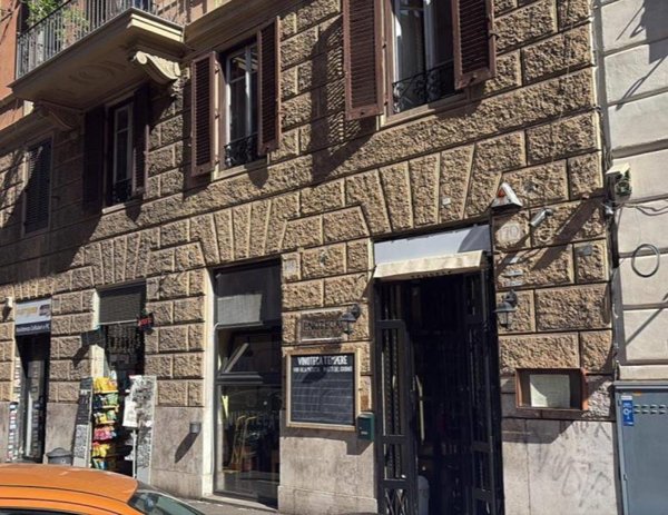 negozio in vendita a Roma in zona Rione Prati