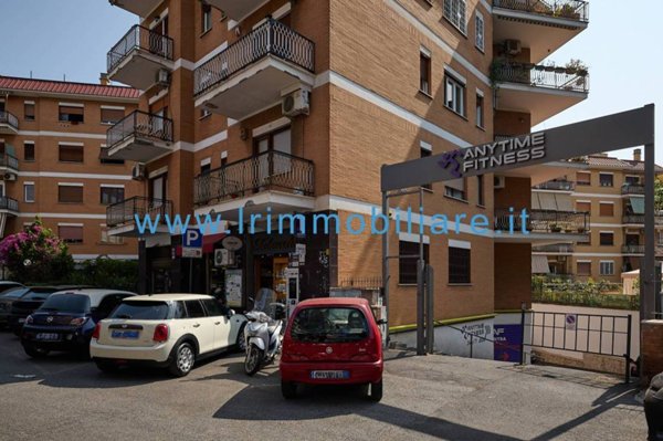 negozio in vendita a Roma in zona Salario
