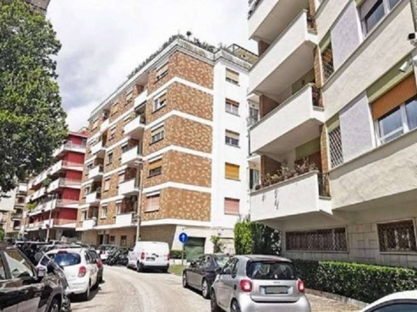 appartamento in vendita a Roma in zona Della Vittoria
