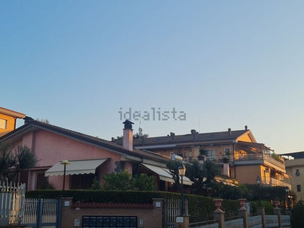 casa indipendente in vendita a Roma in zona Corviale