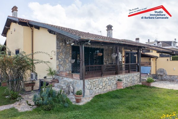 casa indipendente in vendita a Roma in zona Infernetto