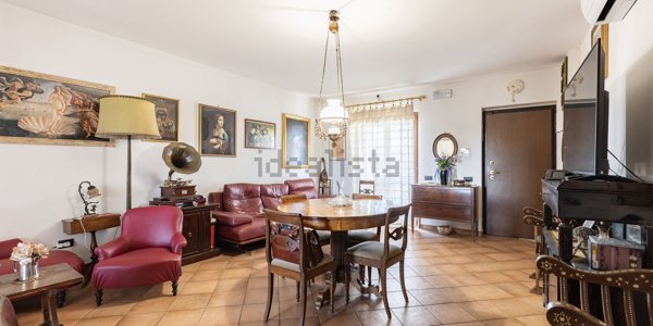 casa indipendente in vendita a Roma in zona Massimina/Casal Lumbroso