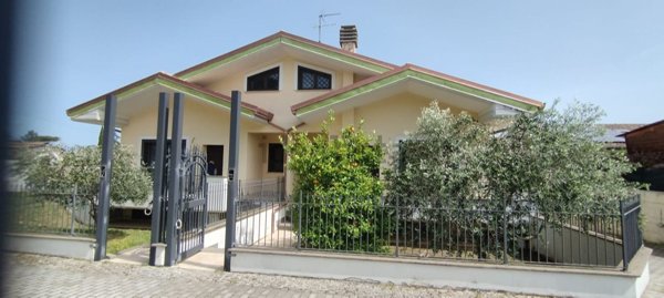 casa indipendente in vendita a Roma in zona Tor Vergata/Torrenova