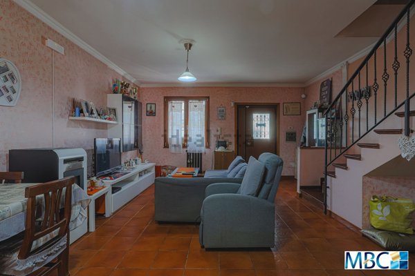 casa indipendente in vendita a Roma in zona Acilia