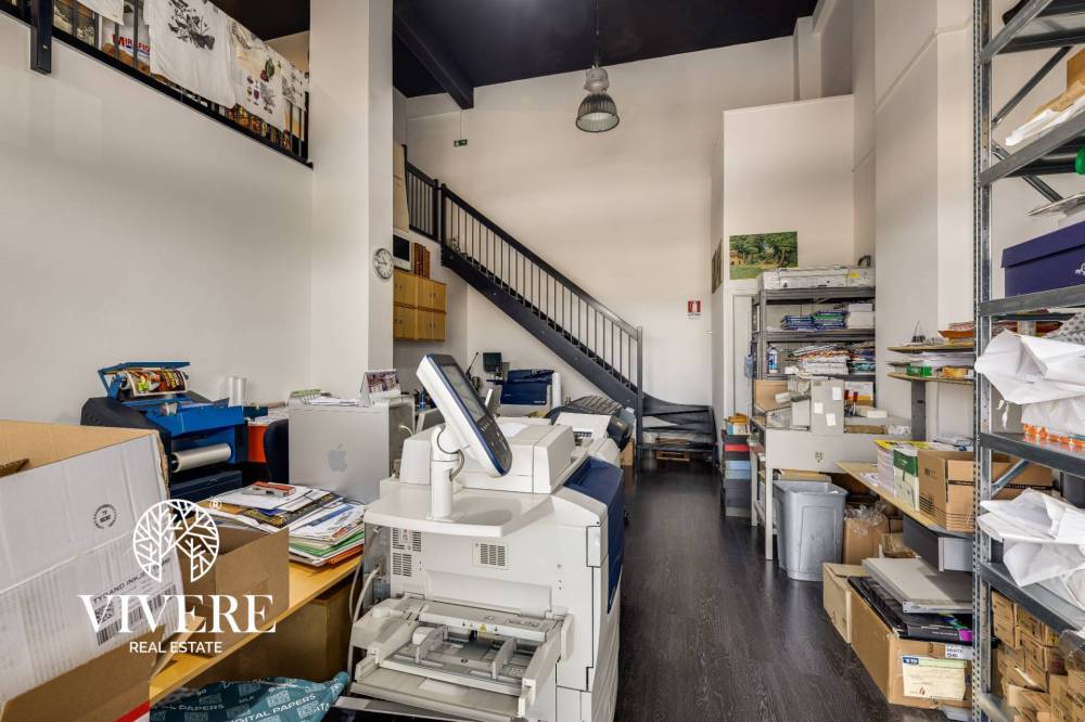 locale commerciale in vendita a Roma in zona Collatino