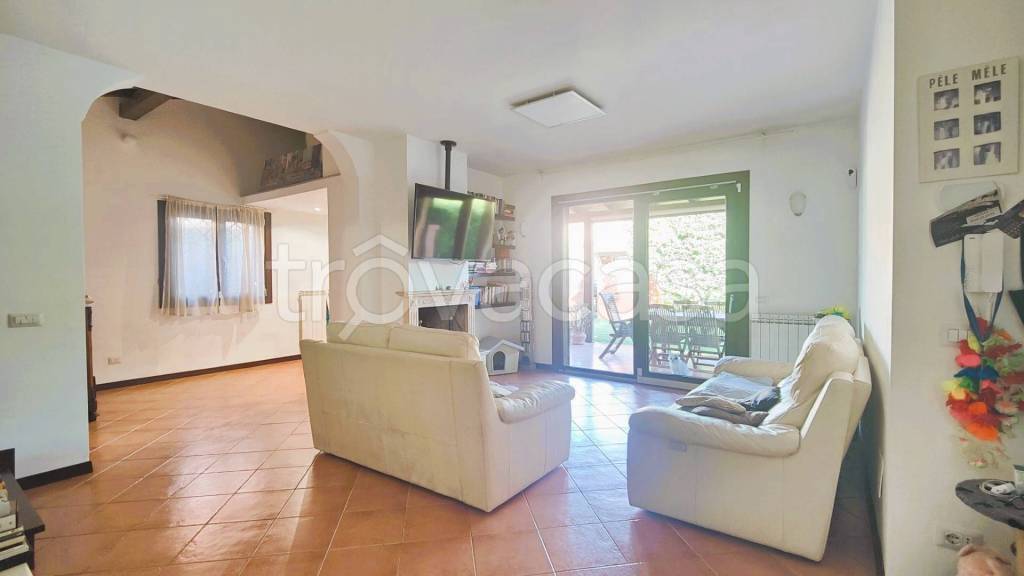 casa indipendente in vendita a Roma in zona Infernetto
