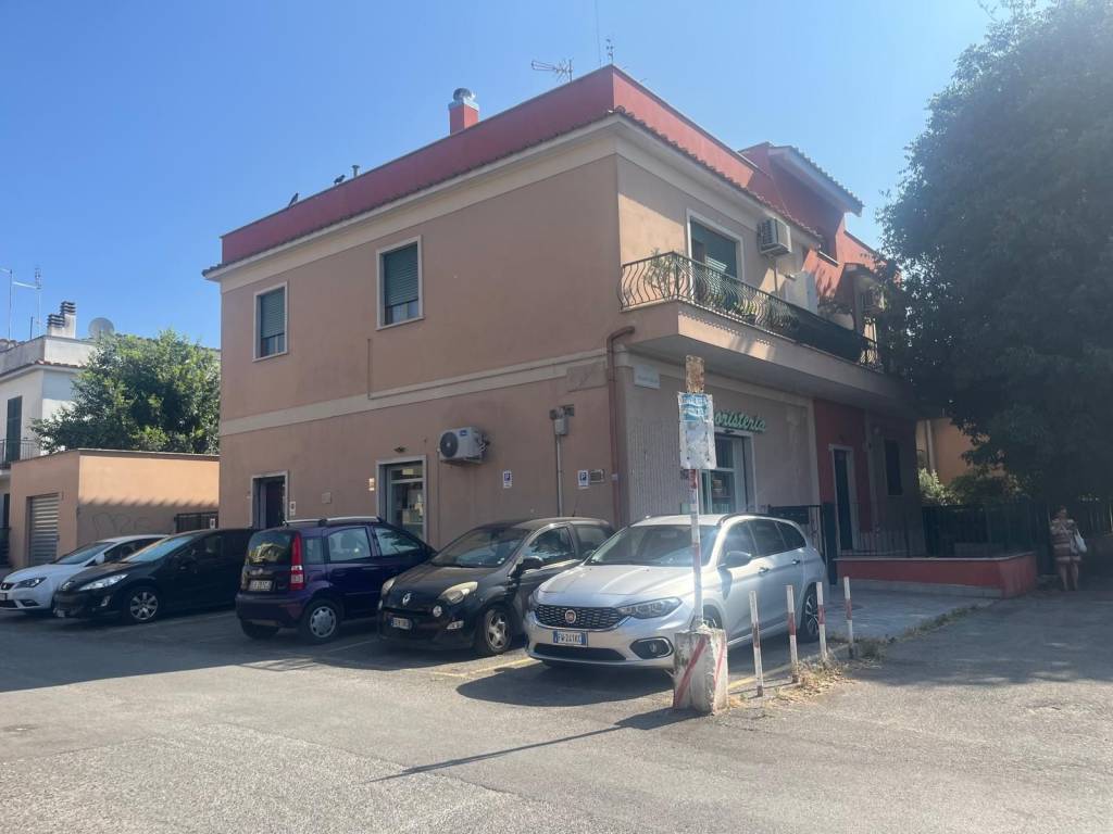 appartamento in vendita a Roma in zona Acilia