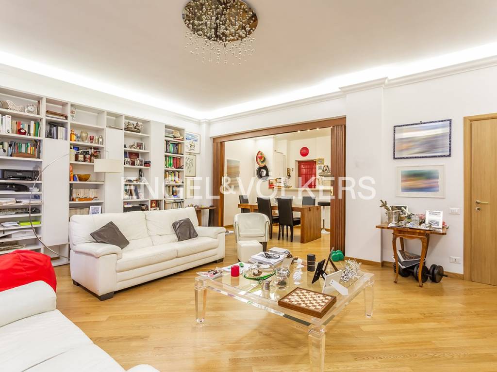 appartamento in vendita a Roma in zona Ardeatino