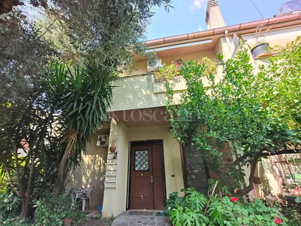 casa indipendente in vendita a Roma in zona Casal Morena