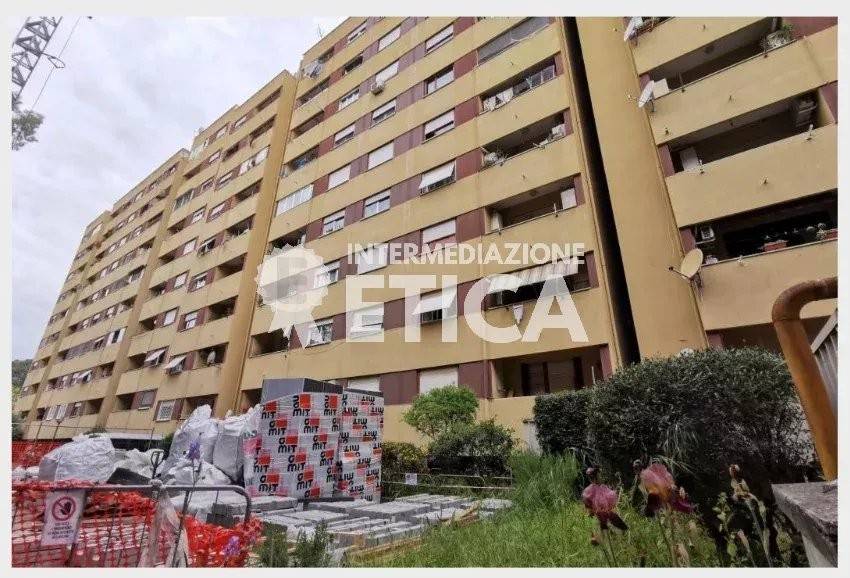 appartamento in vendita a Roma in zona Tor de' Cenci