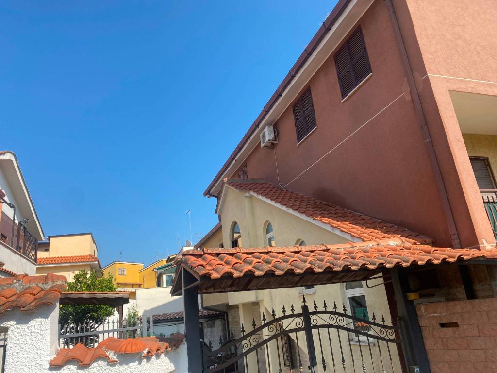 appartamento in vendita a Roma in zona Ostia