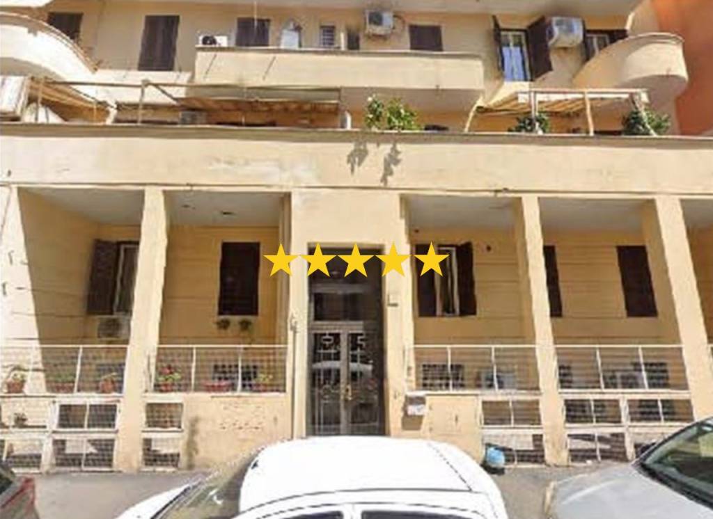 appartamento in vendita a Roma in zona Tuscolano