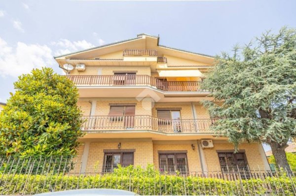appartamento in vendita a Roma in zona Case Rosse