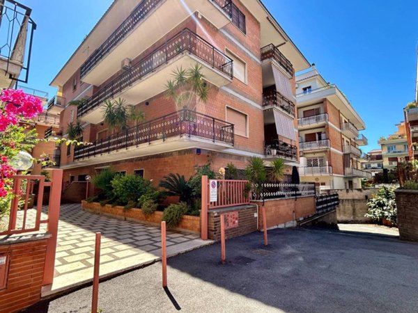 appartamento in vendita a Roma in zona Gianicolense