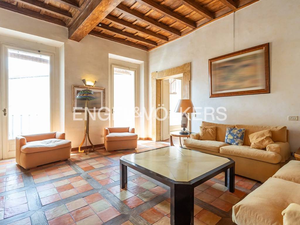 appartamento in vendita a Roma in zona Parione/Sant'Eustachio