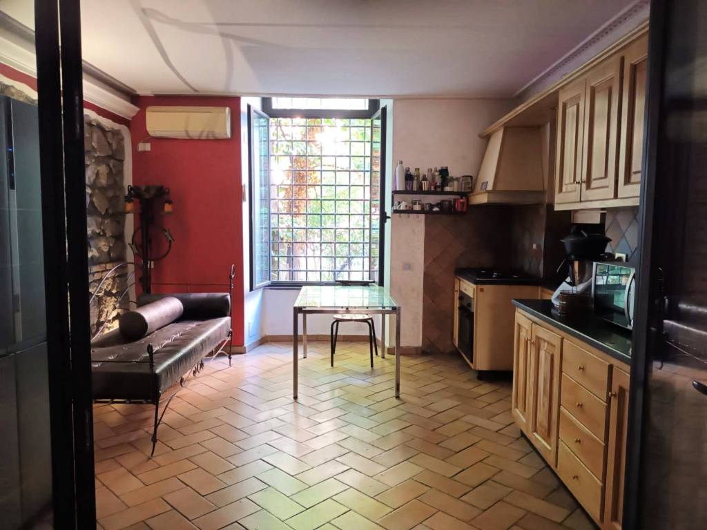appartamento in vendita a Roma in zona Tor di Quinto