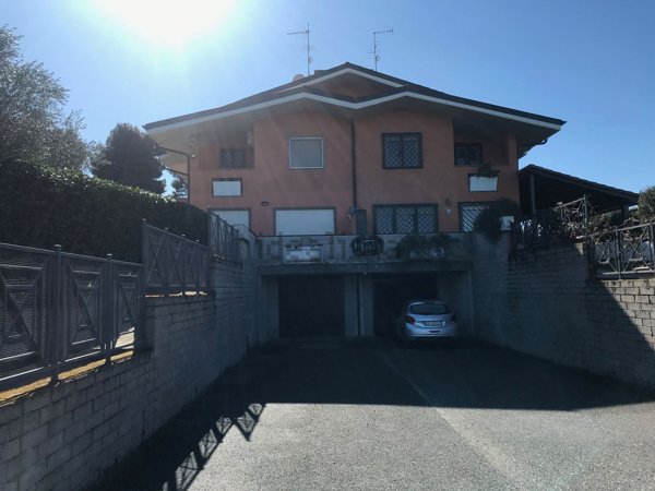 casa indipendente in vendita a Roma in zona Castel di Leva