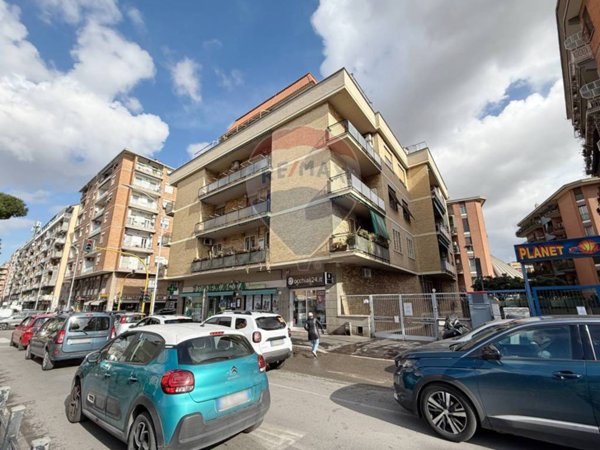 appartamento in vendita a Roma in zona Tuscolano