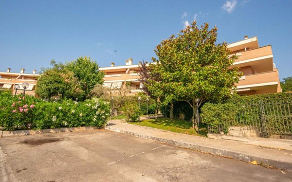 appartamento in vendita a Roma in zona Monte Migliore