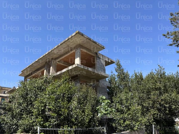 casa indipendente in vendita a Roma in zona Primavalle