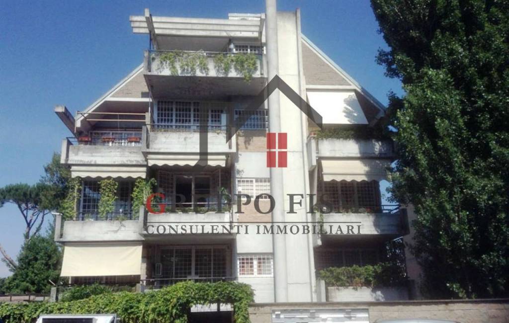 appartamento in vendita a Roma in zona Tomba di Nerone