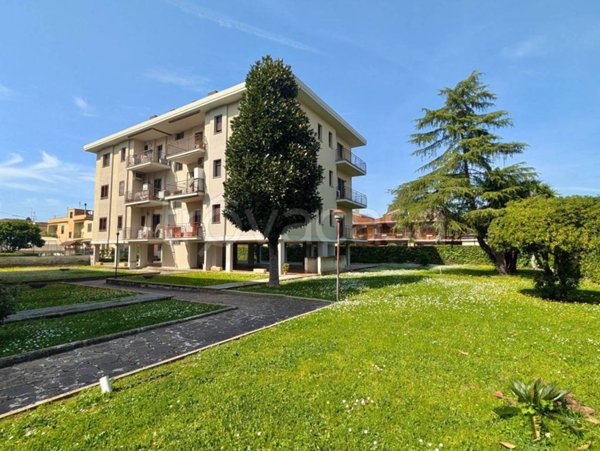 appartamento in vendita a Roma in zona Casal Morena