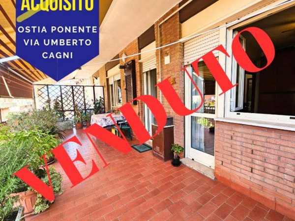 appartamento in vendita a Roma in zona Ostia Antica