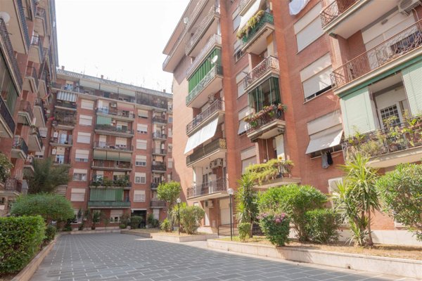 appartamento in vendita a Roma in zona Don Bosco
