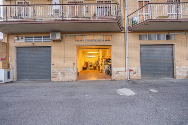 appartamento in vendita a Roma in zona Finocchio